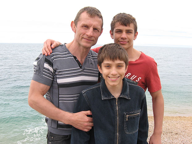  Олег Иванович Евтушенко с сыновьями